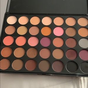 Eyeshadow palette